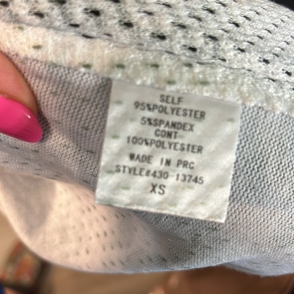 Cubism Top Relaxed V-neck Curved Hem Olive Green 3/4 Sleeves Size XS NWT - Picture 12 of 14